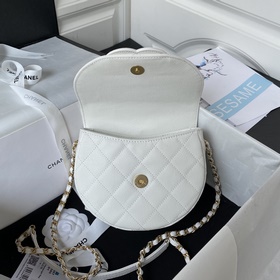 Chanel 23P — скрытый бестселлер, сумка-седло. Очень ограниченный 