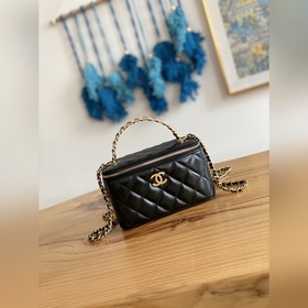 Новая модель 2023p Новая кожаная сумка Chanel с ручкой и буквой,