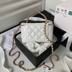 Новая модель ручки AP3243 от Chanel, очень приятный аромат. Я дей