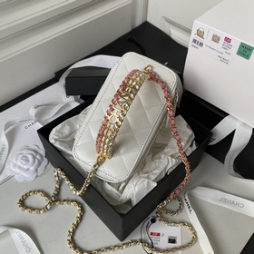 Новая модель ручки AP3243 от Chanel, очень приятный аромат. Я дей