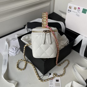 Новая модель ручки AP3243 от Chanel, очень приятный аромат. Я дей