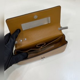 2 кармана, ретро-серебристые металлические детали, короткая цепоч