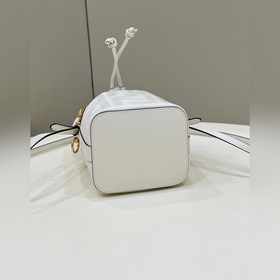 Размер： 12×18×10 Полная комплектация Артикул： 010