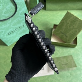Кожаный карман для карт из серии GG Marmont. Gucci продолжает обн