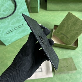 Кожаный карман для карт из серии GG Marmont. Gucci продолжает обн
