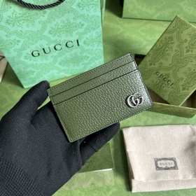 GG Marmont серия кардхолдеров, Gucci продолжает обновлять цветову