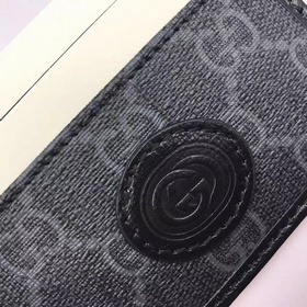 Этот лаконичный и удлиненный кошелек изготовлен из черной ткани G