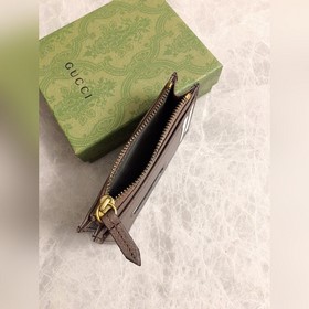 Новая модель, представленная на официальном сайте. Тонкий кошелек