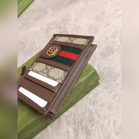 Новая модель, представленная на официальном сайте. Тонкий кошелек