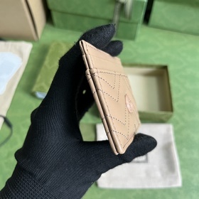 Карточный чехол GG Marmont. Классические аксессуары Gucci продолж