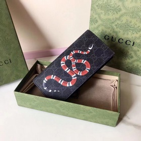 Кожаный портфель со скидкой 20% изготовлен из высококачественного
