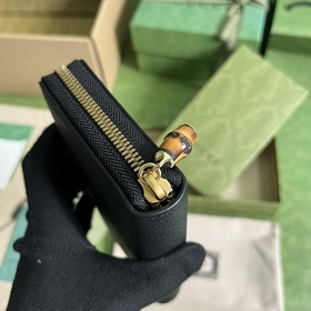 Длинный кошелек из серии GG Marmont. Этот кошелек из серии GG Mar