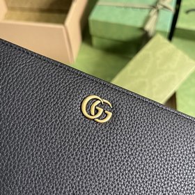 Длинный кошелек из серии GG Marmont. Этот кошелек из серии GG Mar