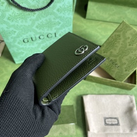 Кожаный кошелек GG Marmont с двумя отделами. Gucci продолжает обн