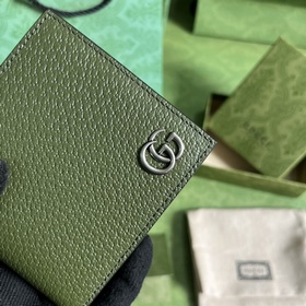 Кожаный кошелек GG Marmont с двумя отделами. Gucci продолжает обн