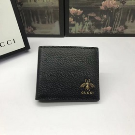 Впервые появился в коллекции одежды Gucci в 1990-х годах. Артикул