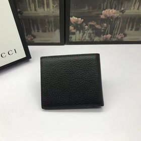 Впервые появился в коллекции одежды Gucci в 1990-х годах. Артикул
