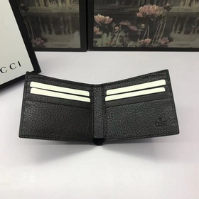Впервые появился в коллекции одежды Gucci в 1990-х годах. Артикул