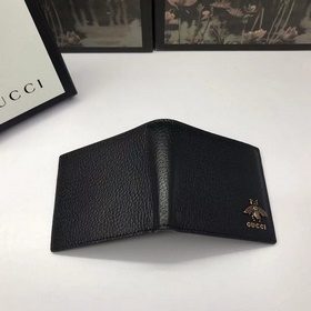 Впервые появился в коллекции одежды Gucci в 1990-х годах. Артикул
