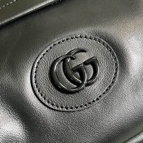 Рюкзак Gucci с двойным логотипом G в одном цвете. В предыдущих ко