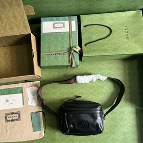 Рюкзак Gucci с двойным логотипом G в одном цвете. В предыдущих ко
