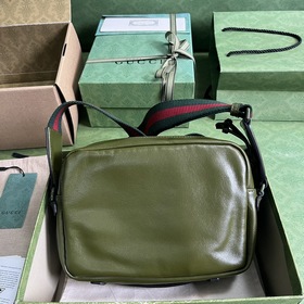 Рюкзак Gucci с двойным логотипом G в одном цвете. В предыдущих ко