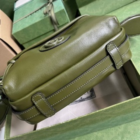 Рюкзак Gucci с двойным логотипом G в одном цвете. В предыдущих ко