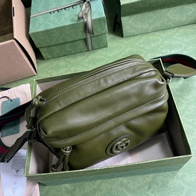 Рюкзак Gucci с двойным логотипом G в одном цвете. В предыдущих ко