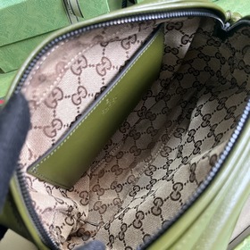 Рюкзак Gucci с двойным логотипом G в одном цвете. В предыдущих ко