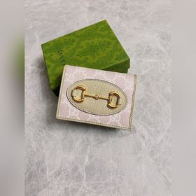 В весенне-летней коллекции представлена новая модель Gucci 1955 с