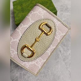 В весенне-летней коллекции представлена новая модель Gucci 1955 с