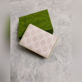 В весенне-летней коллекции представлена новая модель Gucci 1955 с