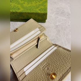В весенне-летней коллекции представлена новая модель Gucci 1955 с