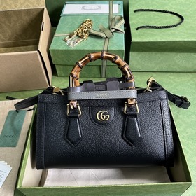 Маленькая сумка через плечо Gucci Diana с бамбуковыми ручками. Яв