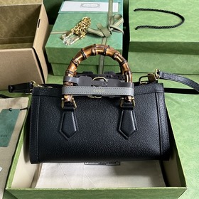 Маленькая сумка через плечо Gucci Diana с бамбуковыми ручками. Яв