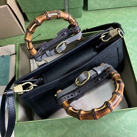 Маленькая сумка через плечо Gucci Diana с бамбуковыми ручками. Яв
