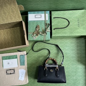 Маленькая сумка через плечо Gucci Diana с бамбуковыми ручками. Яв