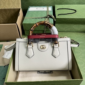 Маленькая сумка через плечо Gucci Diana с бамбуковыми ручками. Яв