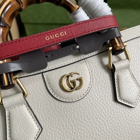 Маленькая сумка через плечо Gucci Diana с бамбуковыми ручками. Яв