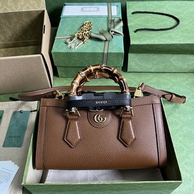 Маленькая сумка через плечо Gucci Diana с бамбуковыми ручками. Яв