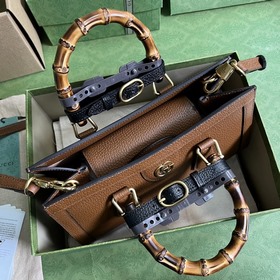 Маленькая сумка через плечо Gucci Diana с бамбуковыми ручками. Яв