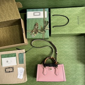 Маленькая сумка через плечо Gucci Diana с бамбуковым ручкой. Явля