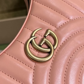 Мини-сумка GG Marmont стеганым узором. Классические изделия Gucci