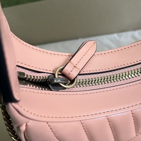 Мини-сумка GG Marmont стеганым узором. Классические изделия Gucci