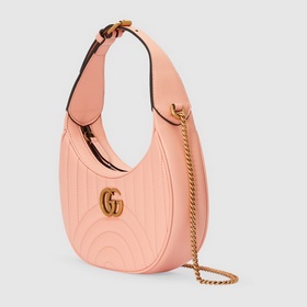 Классические изделия Gucci продолжают вдохновляться эстетикой бре