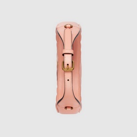 Классические изделия Gucci продолжают вдохновляться эстетикой бре