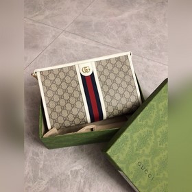 Оригинальная продукция, серия Ophidia GG клатч. Этот клатч на мол