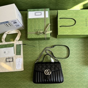 Сумка GG Marmont, входящая в коллекцию избранных сумок Gucci, изв