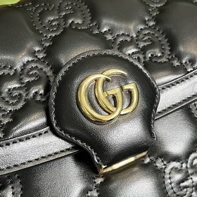 Маленькая сумка GG Matelassé из кожи. Каждый сезон кожа GG Matela