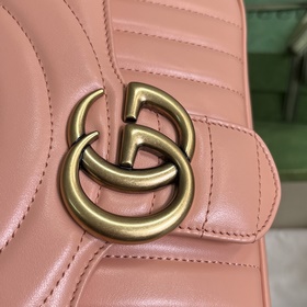Сумка через плечо GG Marmont из серии GG Marmont. Эта небольшая с